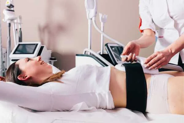 woman having body sculpting to help improve her body image and her mental health Hammersmith